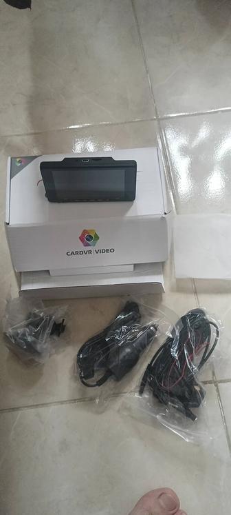 Видеорегистратор с тройной камерой