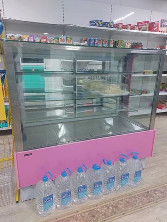 Витринный холодильник для тортов и т.д