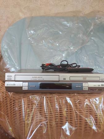 Продам комбинированный проигрыватель Panasonic NV-VP32 DVD/VHS.