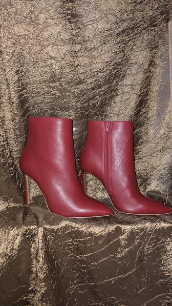 Продам итальянские кожаные ботильоны