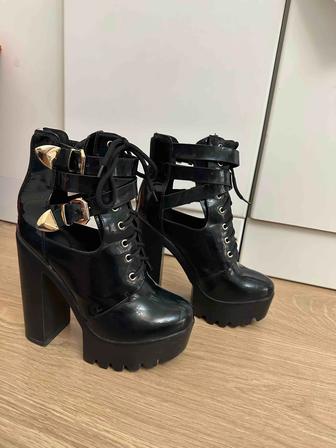 Продам сапожки осень-весна