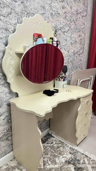 Шкаф для косметики