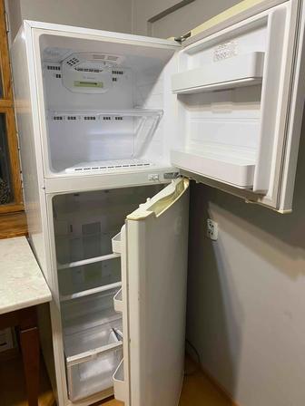 Холодильник Samsung