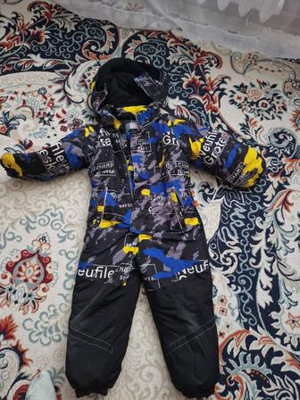 Продам комбинезон для мальчика