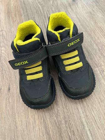 Детские ботинки