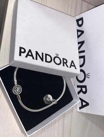 Браслет Pandora и шарм
