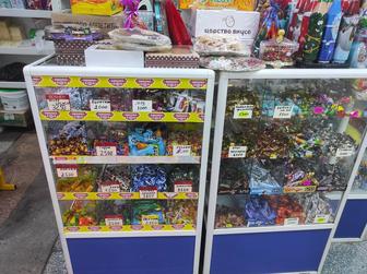 Витринный стеллажи под конфет