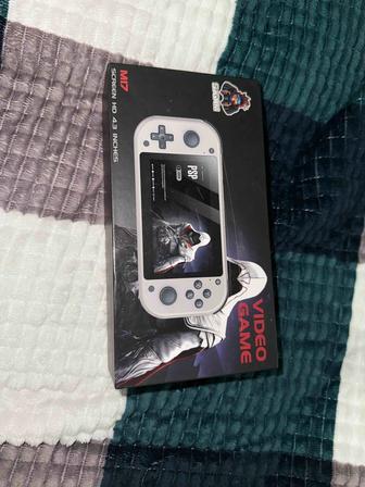 Продам игровую консоль PSP