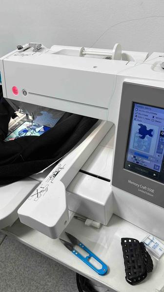 Вышивальная машинка Janome 550E Limited Edition