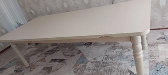 Продам стол гостиный,белый можно делать жер-стол,размер-2,4