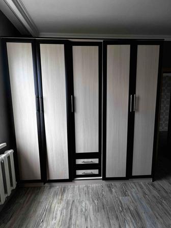 Продам спальный гарнитур с матрасом