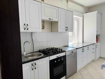 Кухонный гарнитур с газом в хорошем состоянии