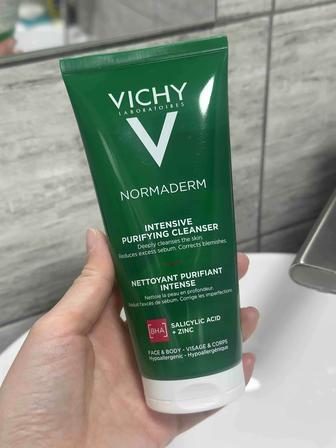 Очищающий гель для лица Vichy