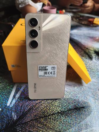 Телефон Realmi c65