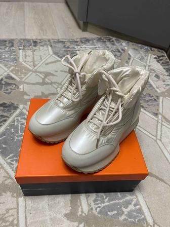 Зимние кроссовки