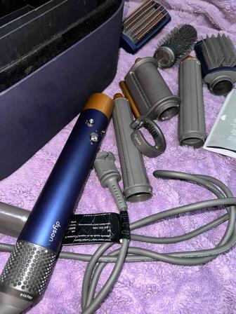 Dyson стайлер