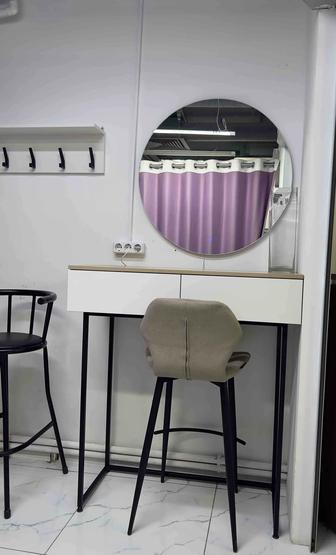 Сдам в аренду стол для визажиста