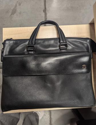 Оригинальный кожаный портфель Montblanc для ноутбука