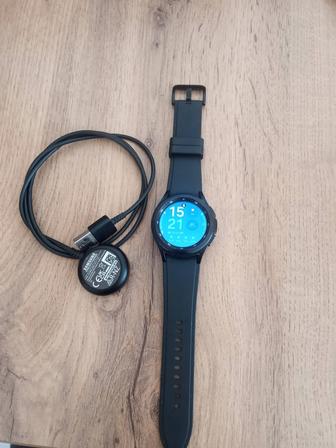 Samsung Watch 4 classic 20mm в хорошем состоянии