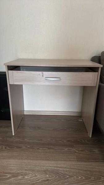 Продам письменный стол