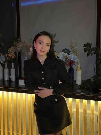 Официант / официантка