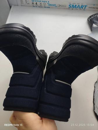 Продам ботинки детские