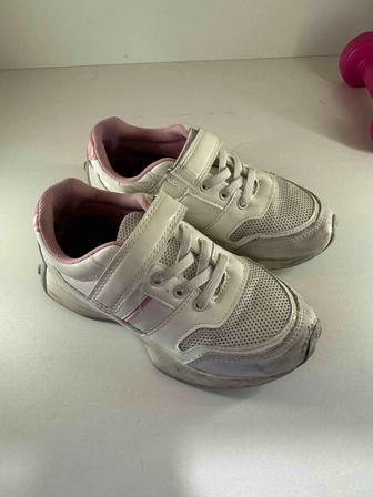 Детские кроссовки