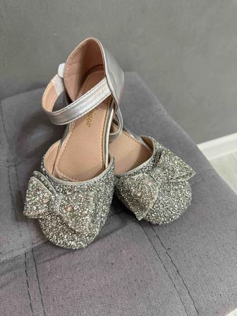 Продам вечерние туфли