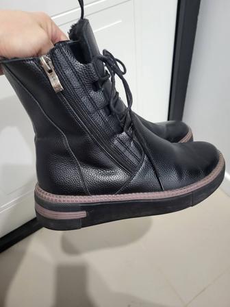Продам женские сапоги