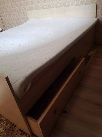 Продам двухспальную кровать