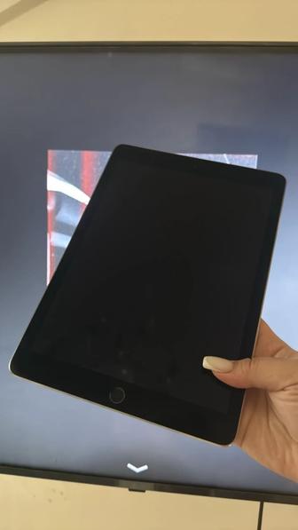 Продам iPad Pro 9.7 (32 ГБ, Wi-Fi 
Cellular)