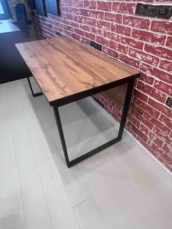 Компьютерный офисный стол