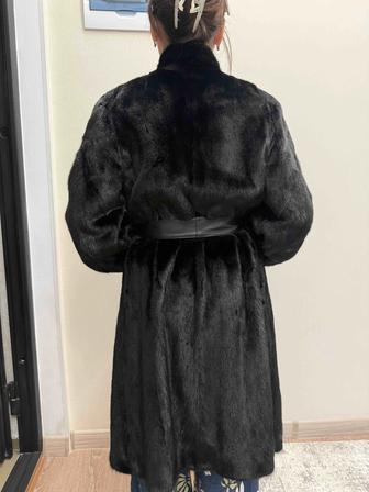 Продам норковую шубу р.40