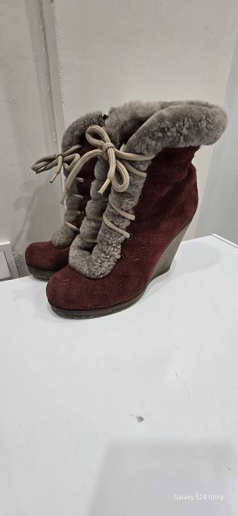Продам натуральные замшевые ботинки