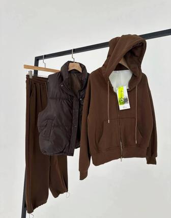 Костюм тройка новый