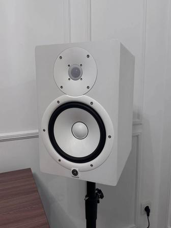 Продам пару студийных мониторов Yamaha HS8 (White Limited Edition)