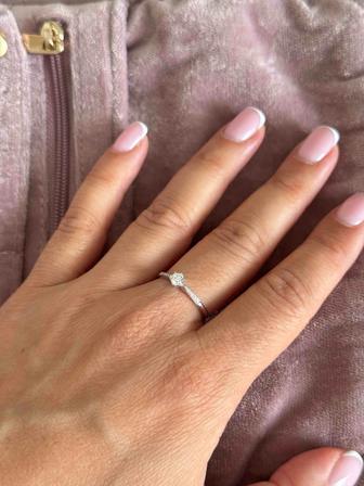 Кольцо золотое с бриллиантом