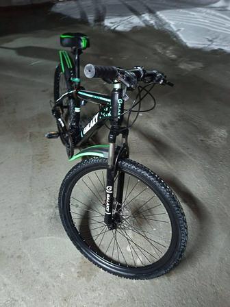 Продам велосипед 26 размер колеса покрышки новые