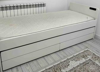 Двойная кровать 90 на 200 с полками и матрасами