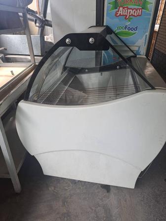 Продам витрину для мороженого.