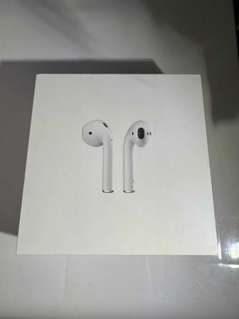 Apple AirPods with Charging Case Б/у