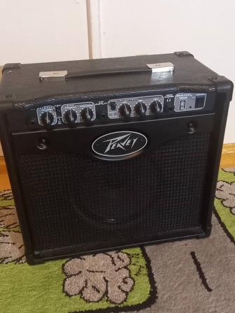 Продам комбоусилитель Peavey Rage 158