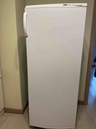 Продам морозильник