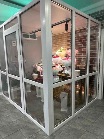 Пластиковая витрина