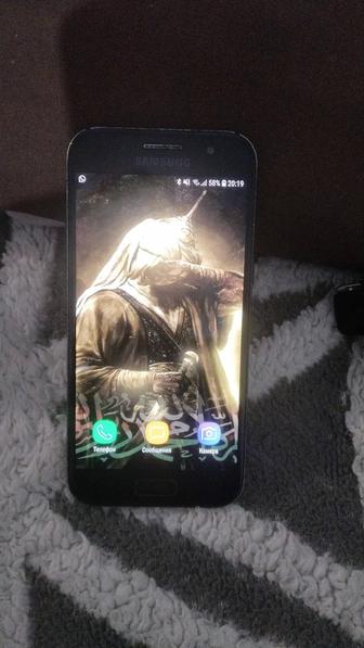 Телефон Samsung