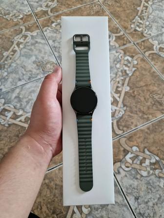 Продам Galaxy Watch 7 40mm в идеальном состоянии