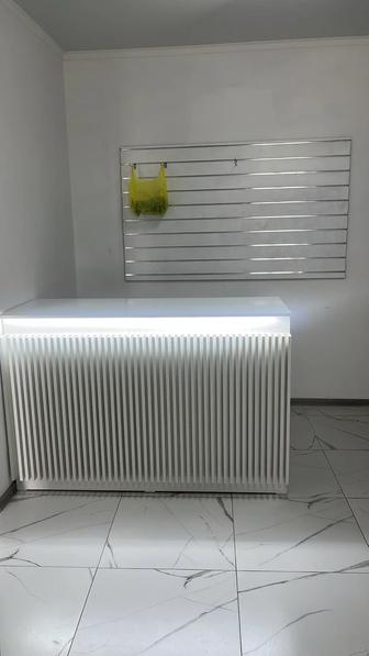 Продам ресепшн,полки,стеллажи