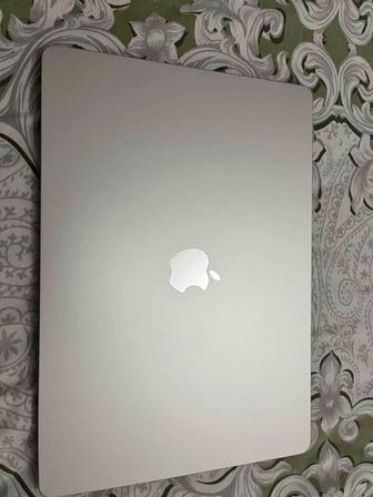 Продам Apple MacBook Air 15 (2023)