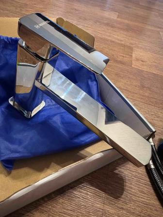 Смеситель для раковины