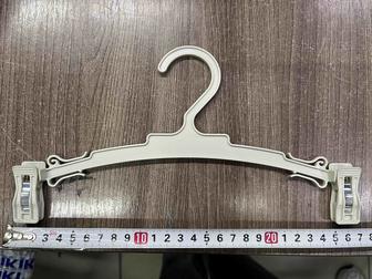 Продам манекены и вешалки